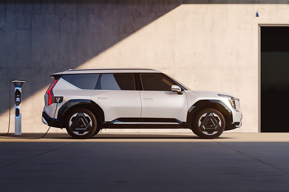 Kia EV9 Side View (Right)