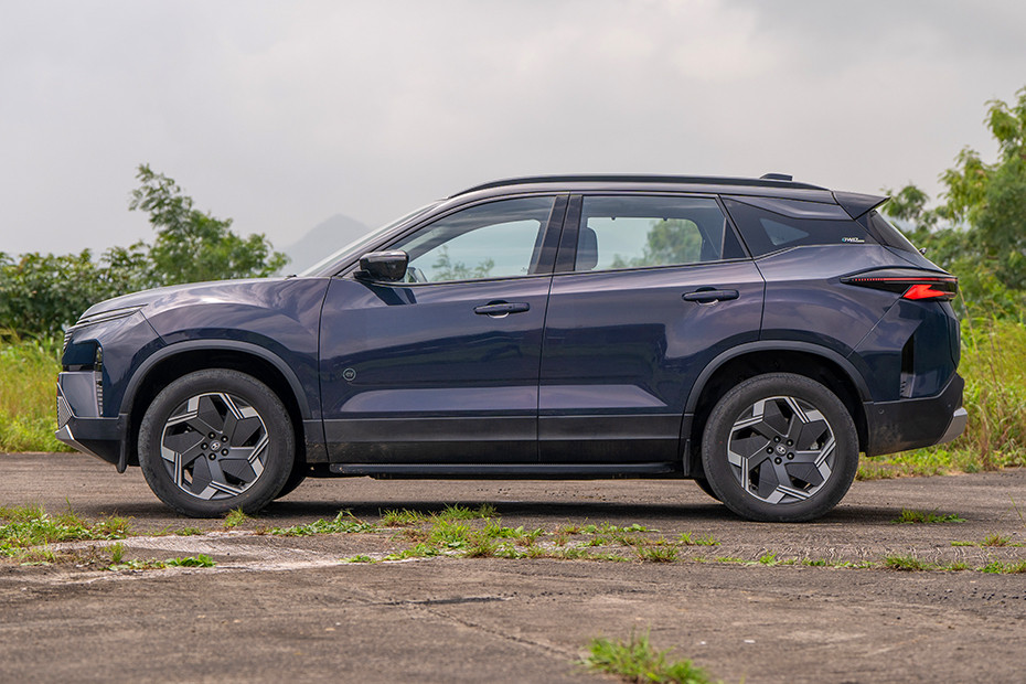 Tata Harrier EV Side Profile View (Left)