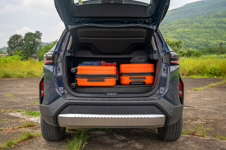 Tata Harrier EV Boot Space (With Luggage)