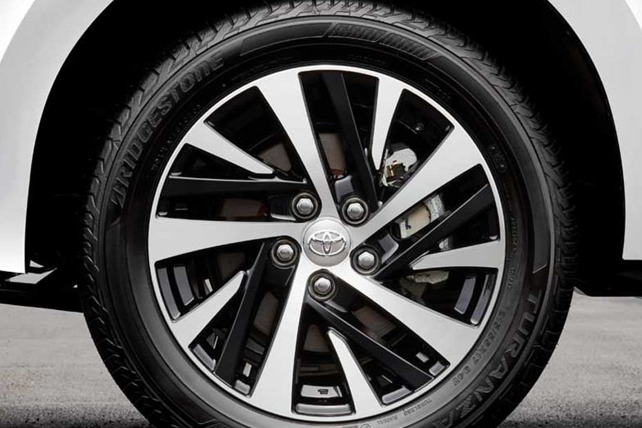 Toyota Innova Crysta Wheel