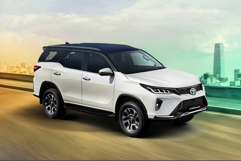 Toyota Fortuner Legender Front Right Side View