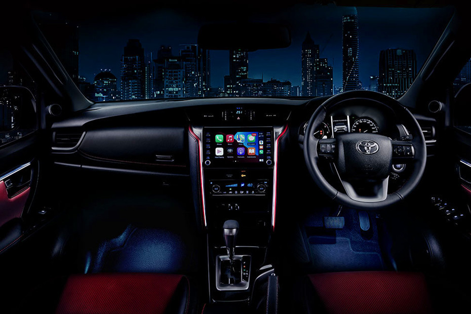 Toyota Fortuner Legender DashBoard