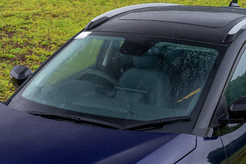 Tata Nexon Front Windshield and Wiper