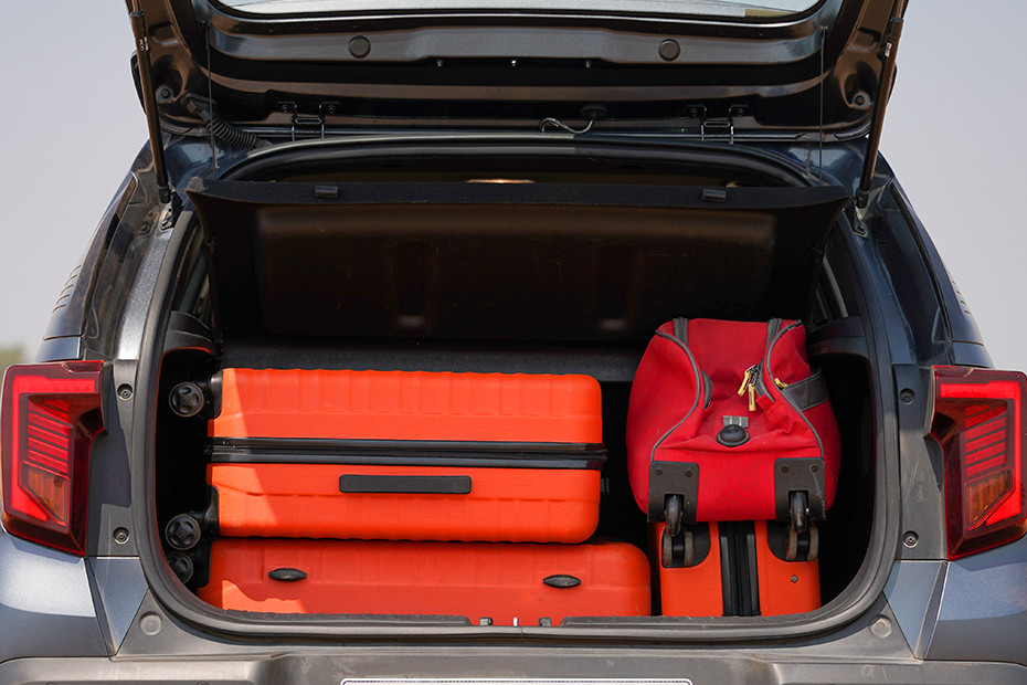 Kia Sonet Boot Space (With Luggage)