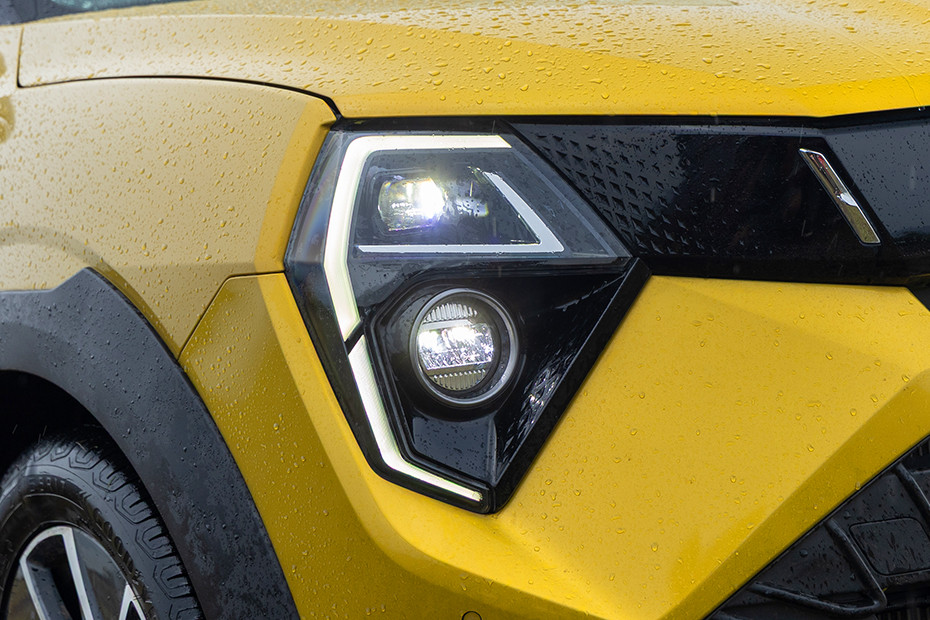 Mahindra XUV 3XO Daytime Running Lamps (DRL)