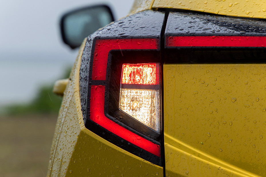 Mahindra XUV 3XO Turn Indicator (Rear)