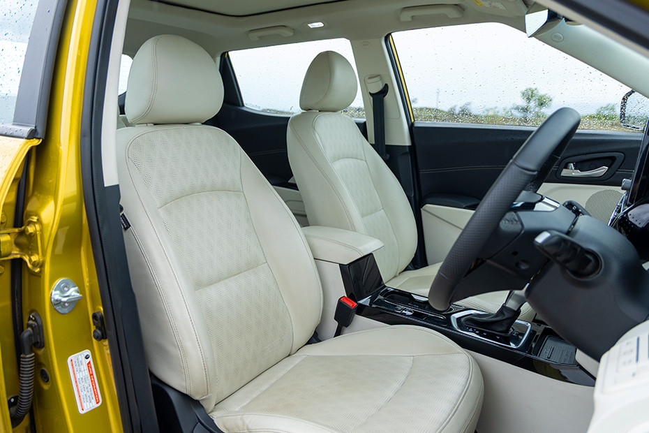 Mahindra XUV 3XO Front Seat