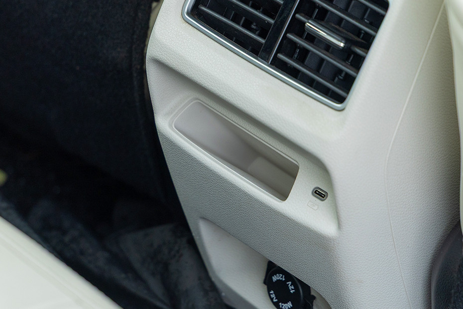 Mahindra XUV 3XO Centre Tunnel Storage(Rear)