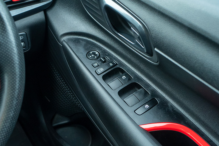 Hyundai i20 N-Line Door Controls