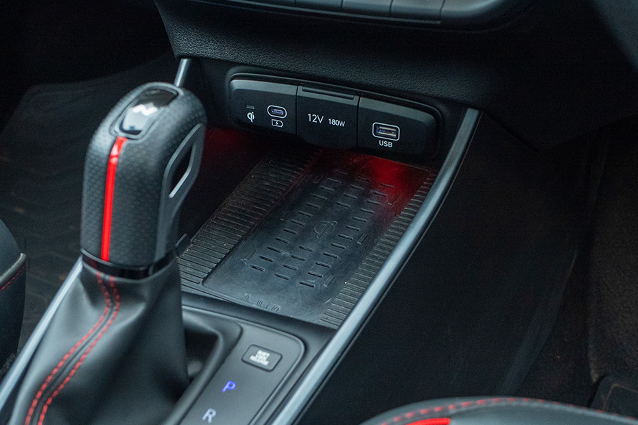 Hyundai i20 N-Line Storage (Center Console)