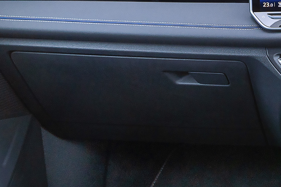 Volkswagen Volkswagen Tiguan R-Line INTERIOR Storage