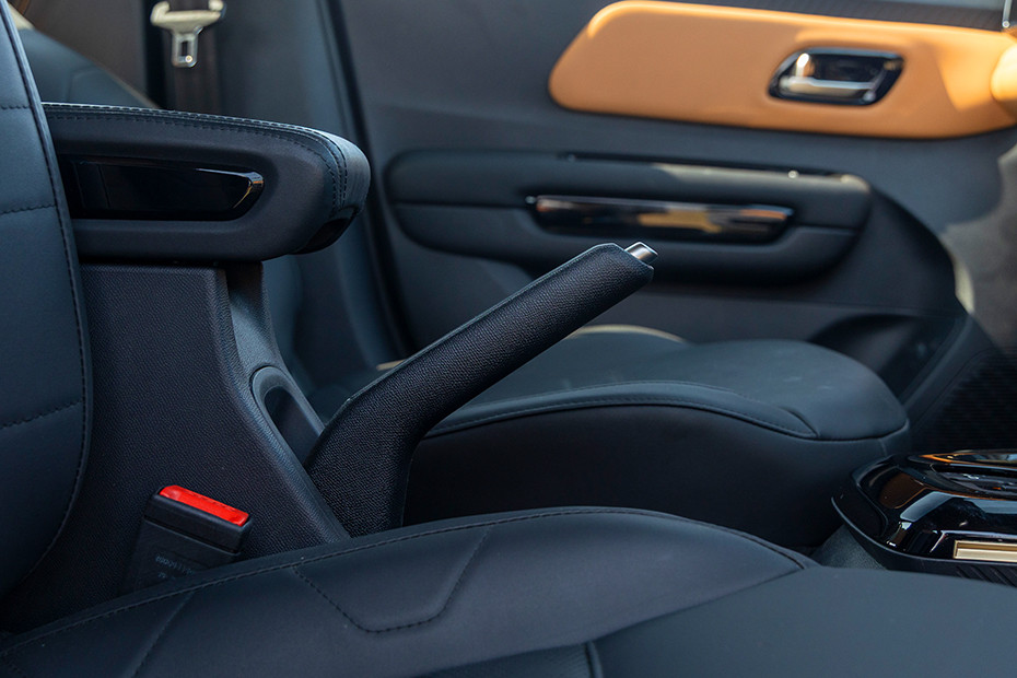 Citroen Citroen Basalt INTERIOR Center Console