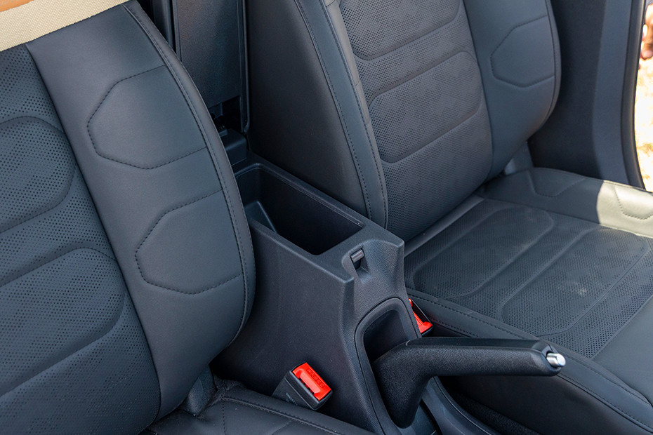 Citroen Citroen Basalt INTERIOR Storage