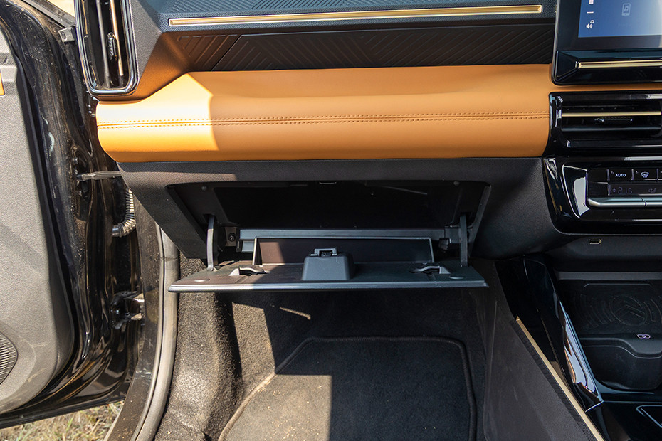 Citroen Citroen Basalt INTERIOR Storage