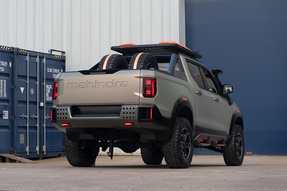 Mahindra Mahindra Global Pik Up 6