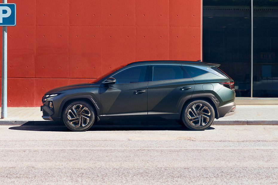 Hyundai Tucson 2024 Side View (Left)