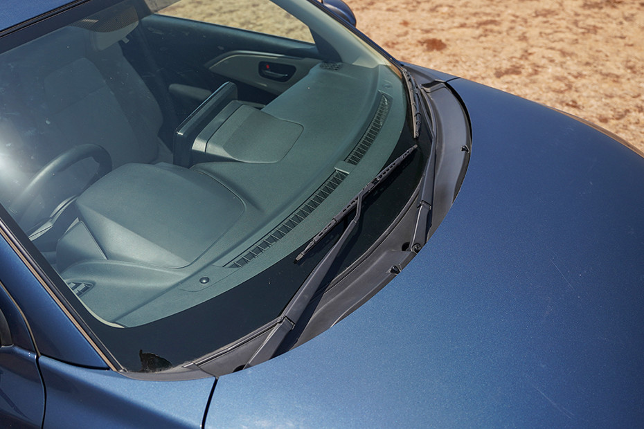 Maruti Dzire Front Windshield and Wiper