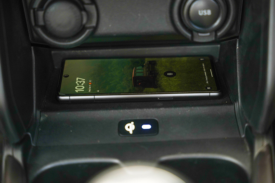 Maruti Dzire Wireless Charger