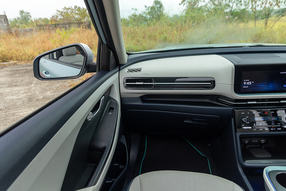 Hyundai Creta Electric Dashboard: Passenger's View
