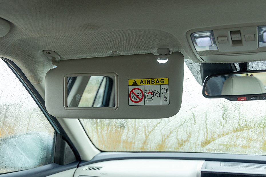 Hyundai Creta Electric Sun Visor with Vanity Mirror