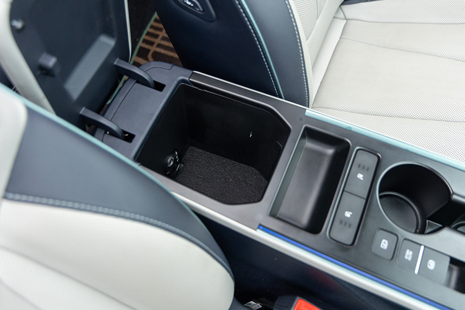 Hyundai Creta Electric Front Armrest Storage