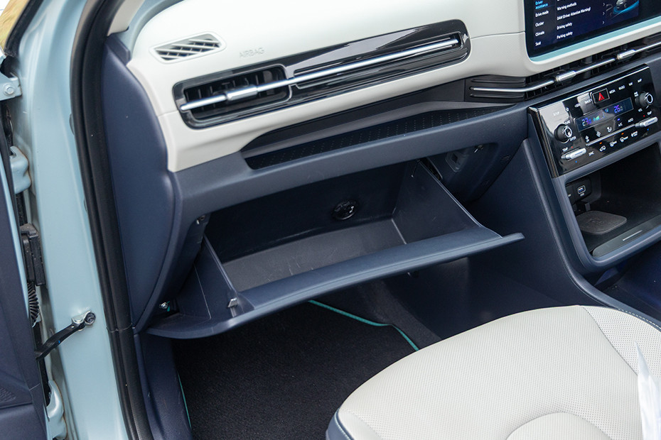 Hyundai Creta Electric Glovebox