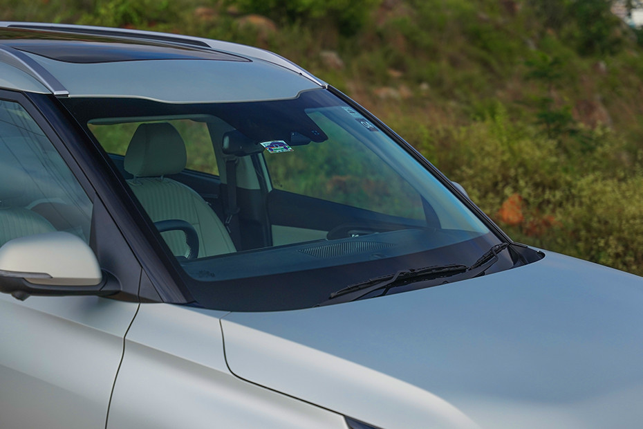 Kia Carens Clavis EV Front Windshield and Wiper