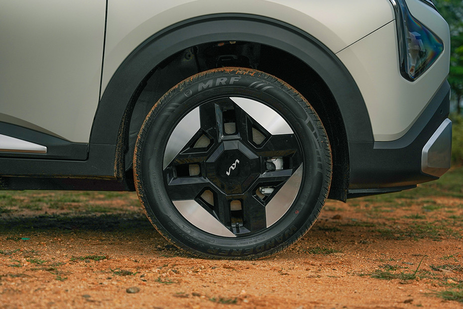 Kia Carens Clavis EV Wheel