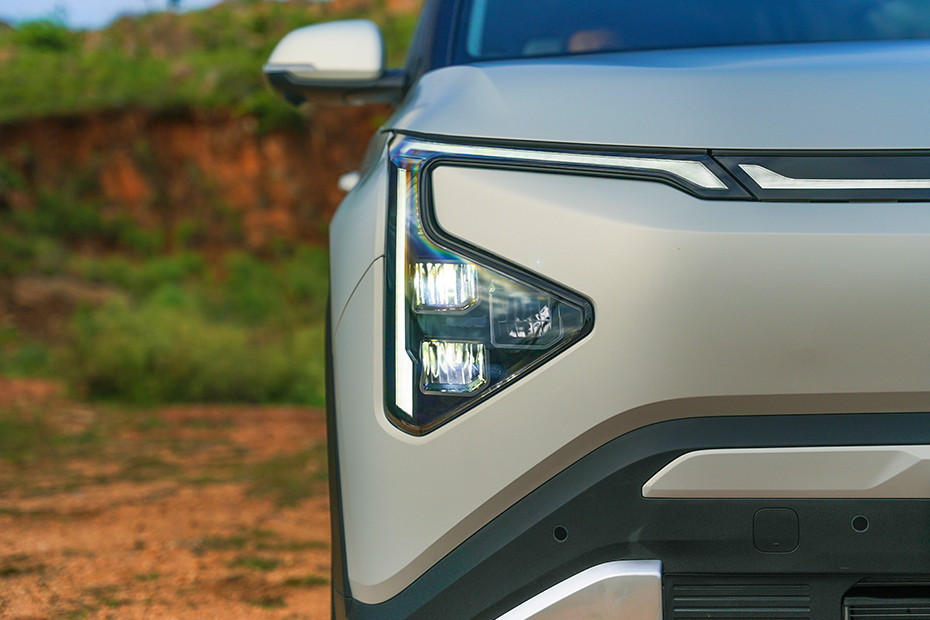 Kia Carens Clavis EV Headlight