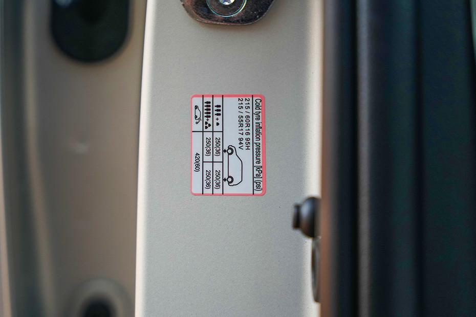 Kia Carens Clavis EV Tyre Pressure Information