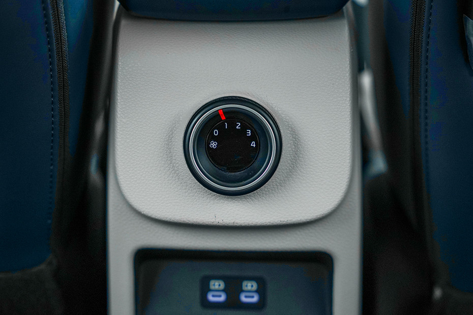 Kia Carens Clavis EV Rear AC Controls