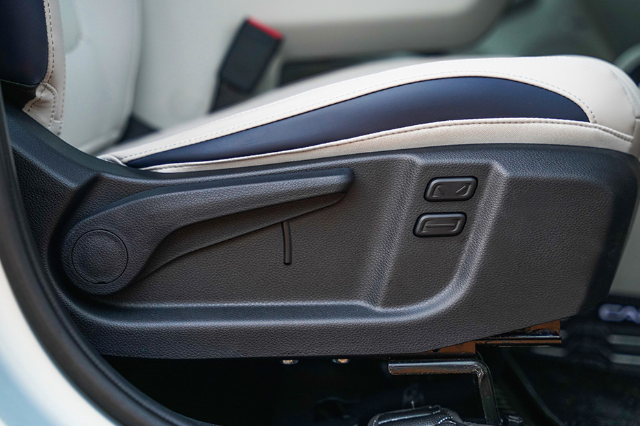 Kia Carens Clavis EV Powered Driver's Seat