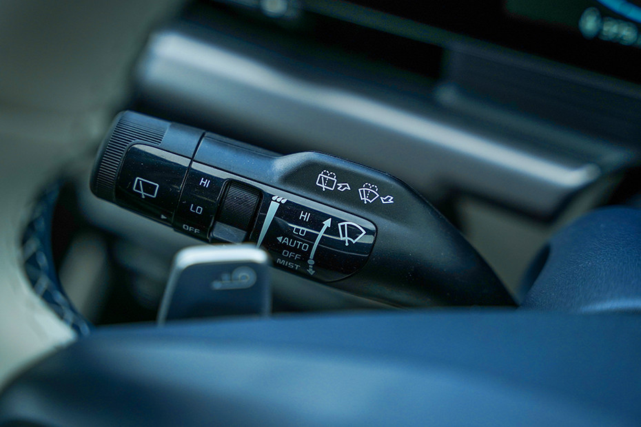 Kia Carens Clavis EV Headlamp Control