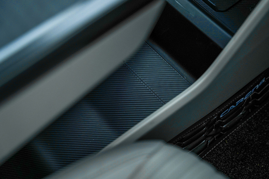 Kia Carens Clavis EV Centre Console Storage