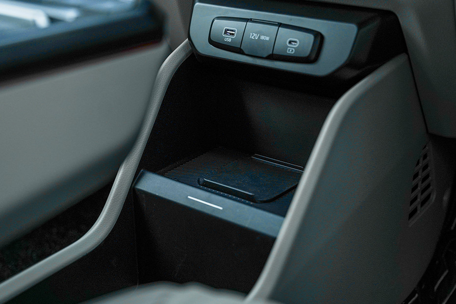 Kia Carens Clavis EV Storage (Center Console)