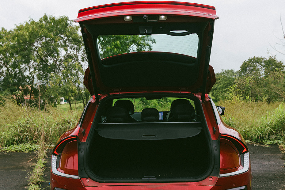 Kia EV6 Boot (Open)