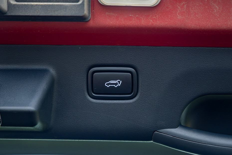 Kia EV6 Powered Tailgate Button