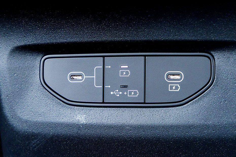 Kia EV6 USB Charging Port (Front)