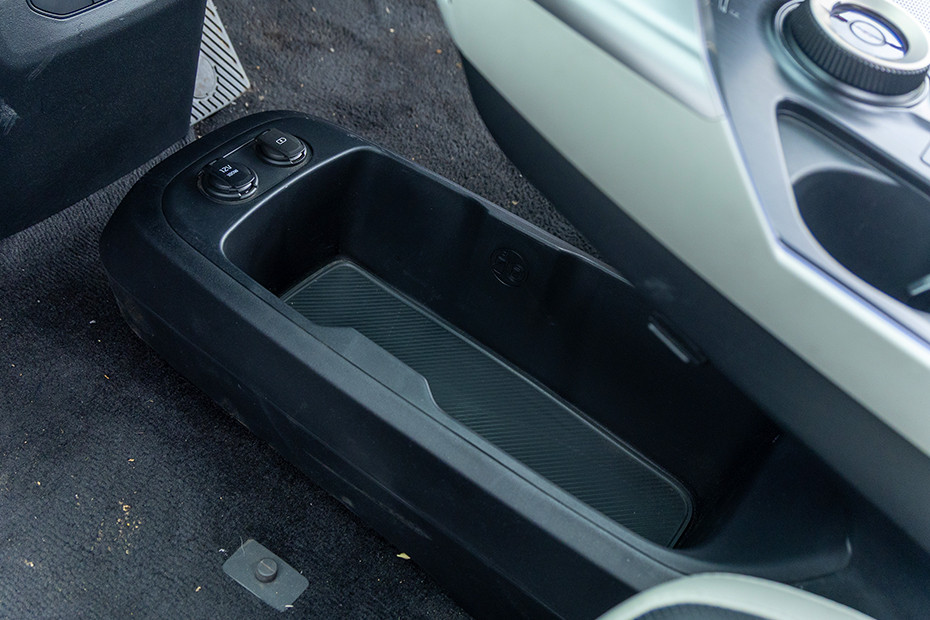 Kia EV6 Centre Console Storage
