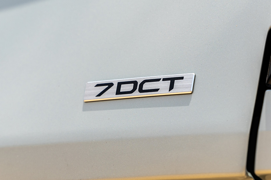 Kia Carens Clavis Transmission Badge