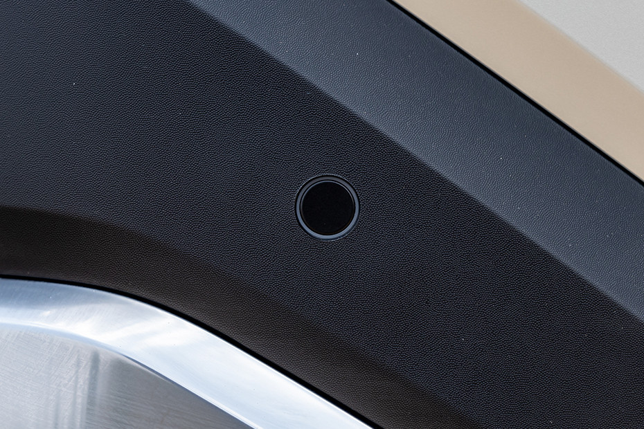 Kia Carens Clavis Rear Parking Sensors