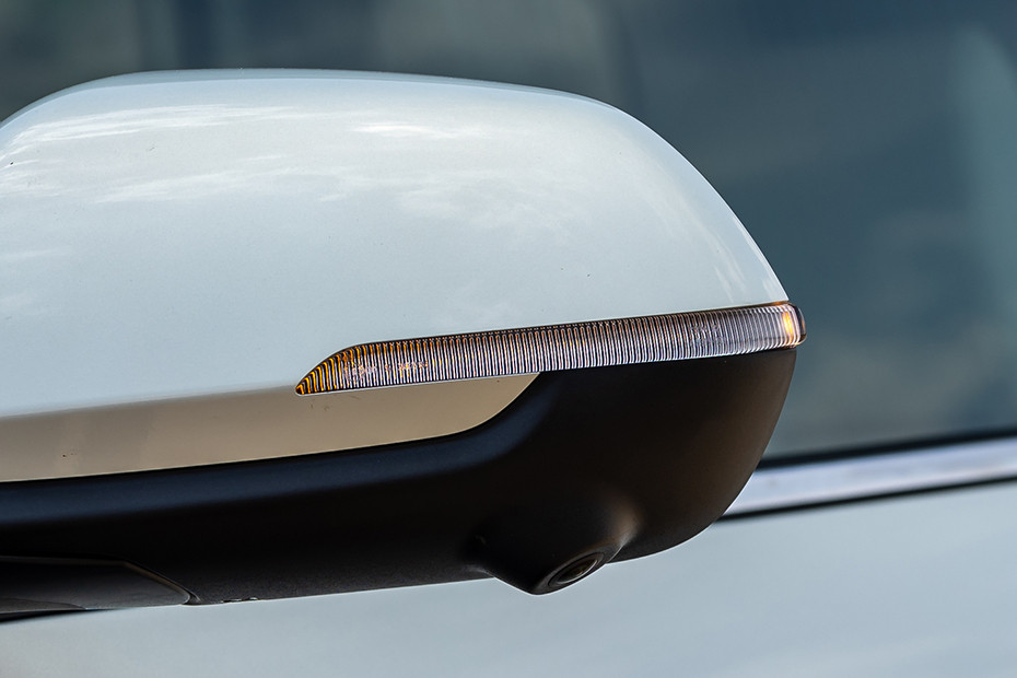 Kia Carens Clavis LED Blinker on OVRM