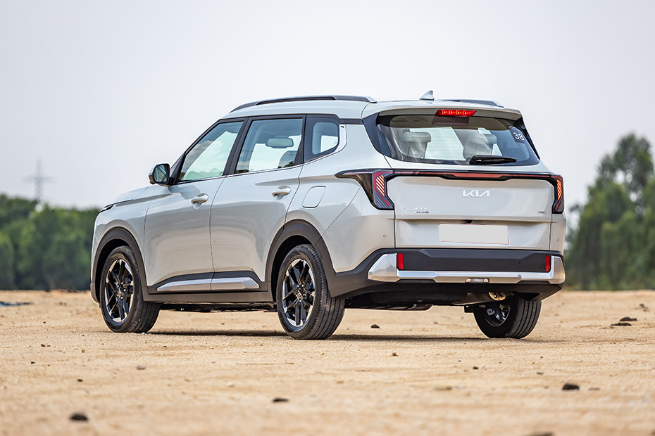 Kia Carens Clavis Rear Left Three Quarter View