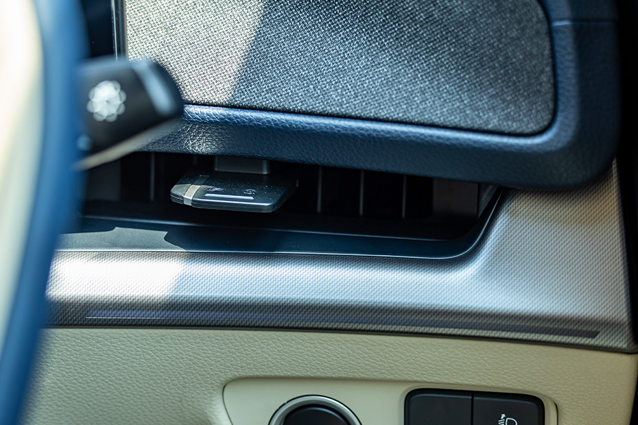 Kia Carens Clavis Driver's Side AC Vent