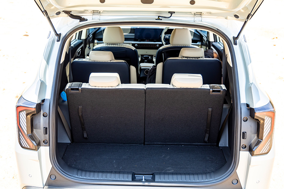 Kia Carens Clavis Boot Space