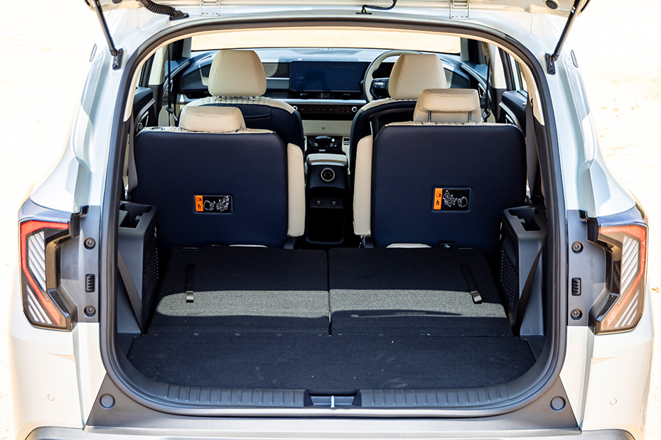Kia Carens Clavis Boot Space (Third Row Folded)