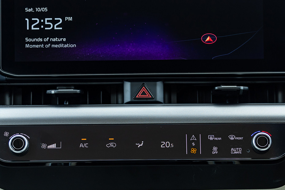 Kia Carens Clavis Switches In Centre Console