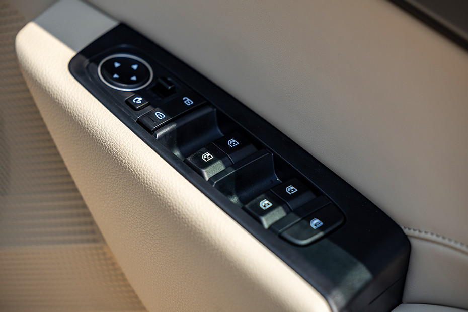 Kia Carens Clavis Door Controls