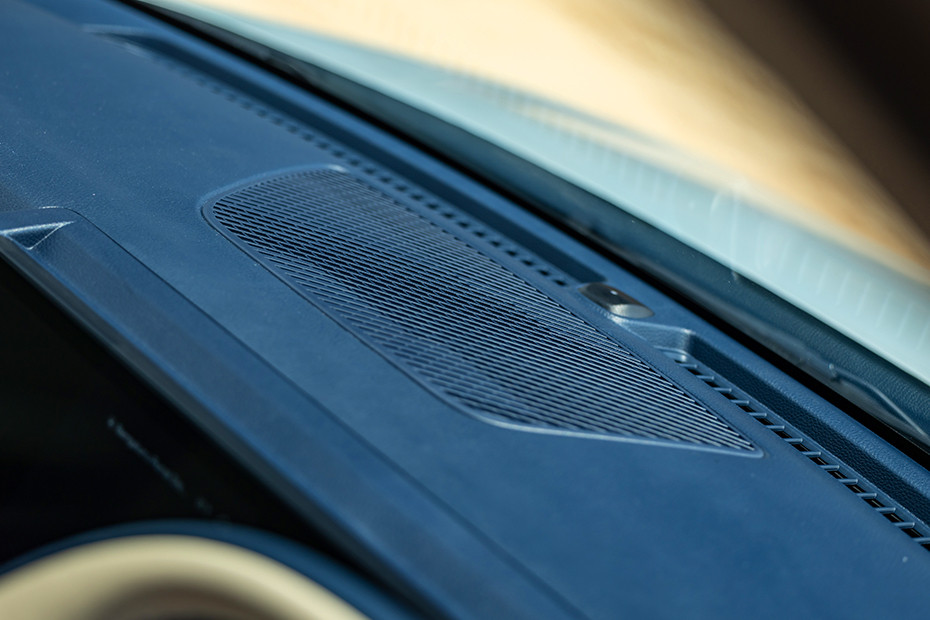 Kia Carens Clavis Front Central Speaker