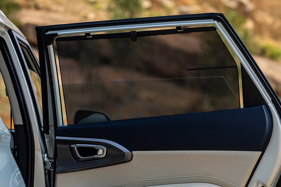 Kia Carens Clavis Rear Side Window Sunblind